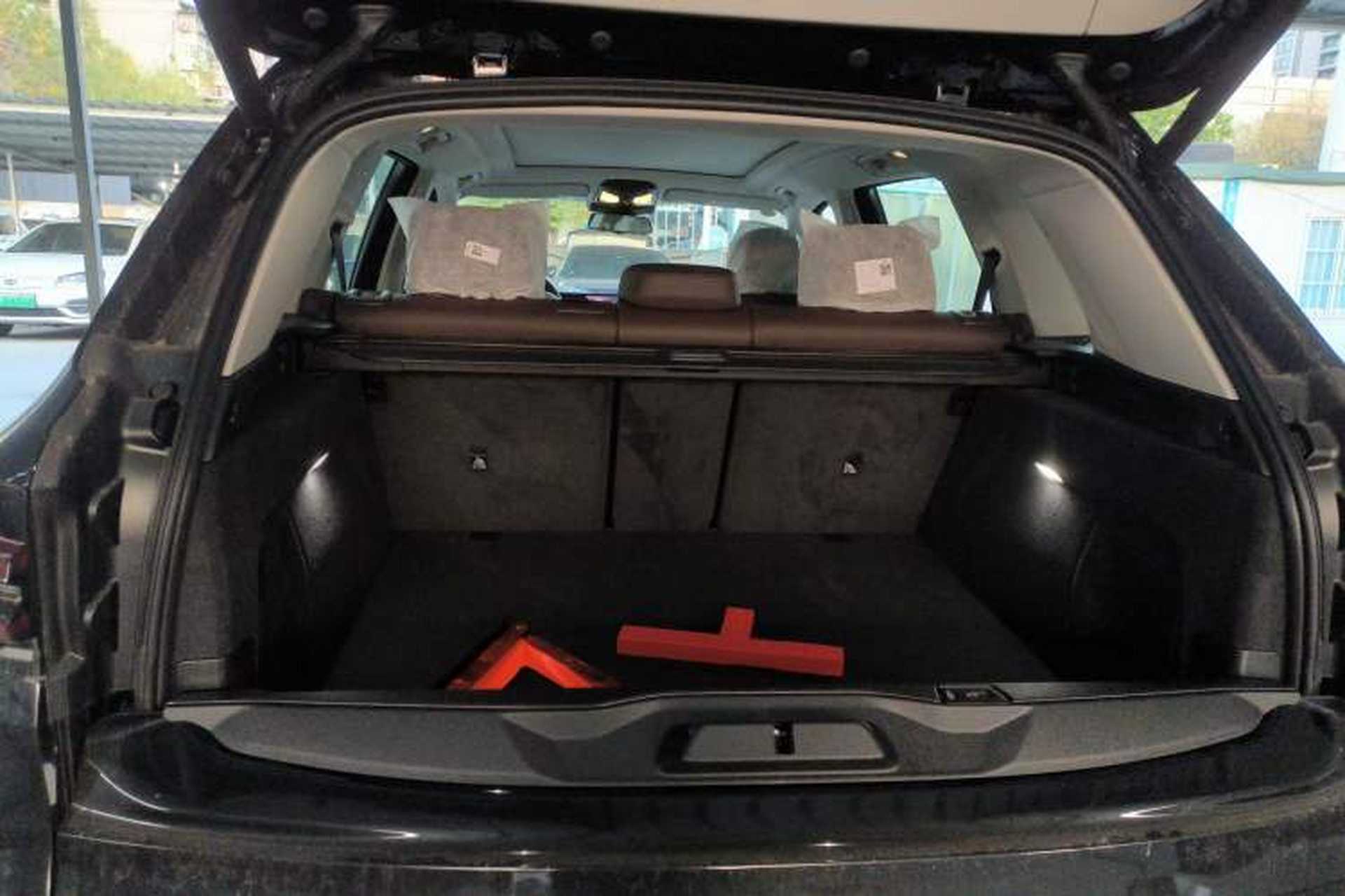Used BMW X5 2025 Model, xDrive 30Li Prestige M Sport Night Package Trunk