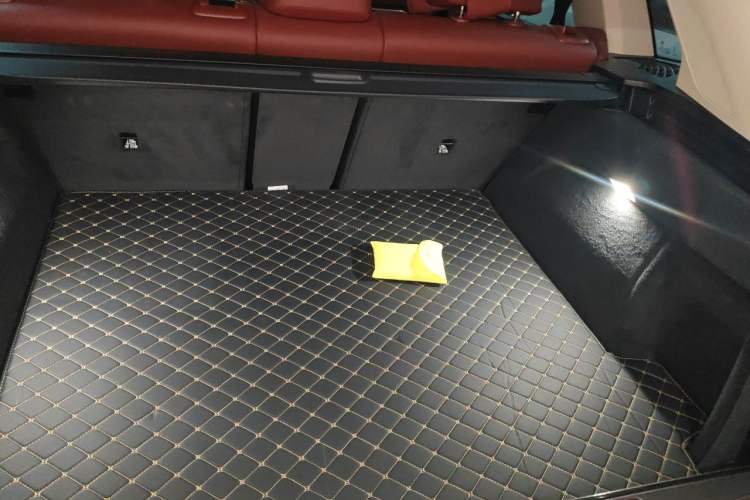 Used BMW X5 2025 Model, xDrive 30Li Prestige M Sport Night Package Trunk