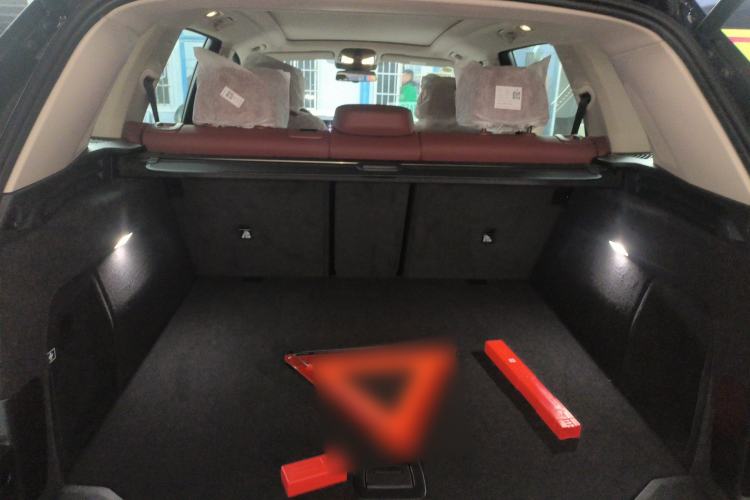 Used BMW X5 2025 Model, xDrive 30Li Prestige M Sport Night Package Trunk