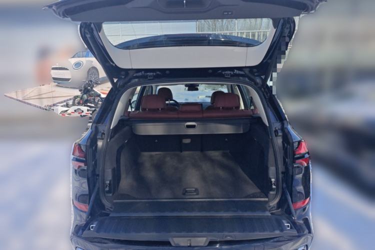 Used BMW X5 2025 Model, xDrive 30Li Prestige M Sport Night Package Trunk