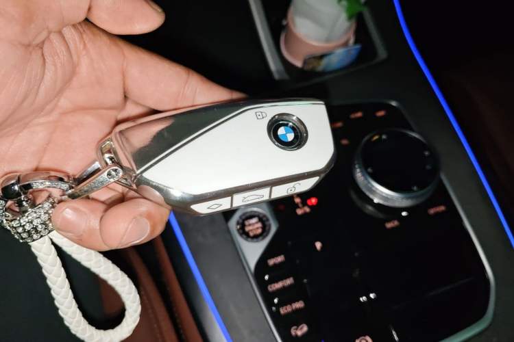 Used BMW X5 2025 Model, xDrive 30Li Prestige M Sport Night Package Vehicle Key