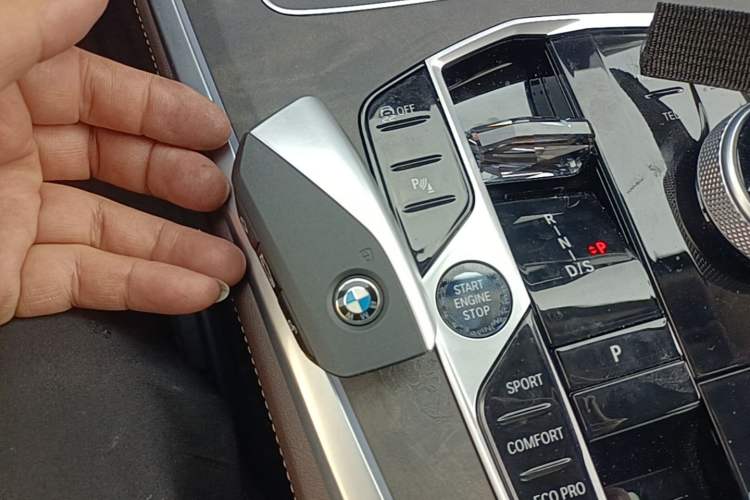 Used BMW X5 2025 Model, xDrive 30Li Prestige M Sport Night Package Vehicle Key