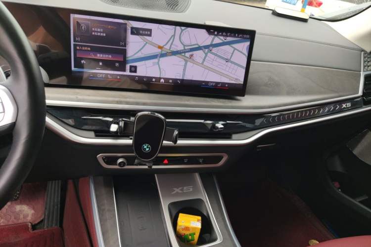 Used BMW X5 2025 Model, xDrive 30Li Prestige M Sport Night Package Audio And AC Panel