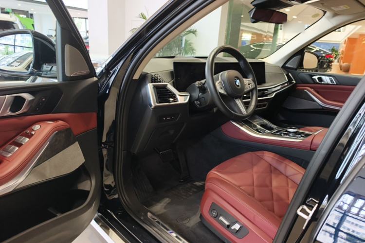 Used BMW X5 2025 Model, xDrive 30Li Prestige M Sport Night Package Driver Seat