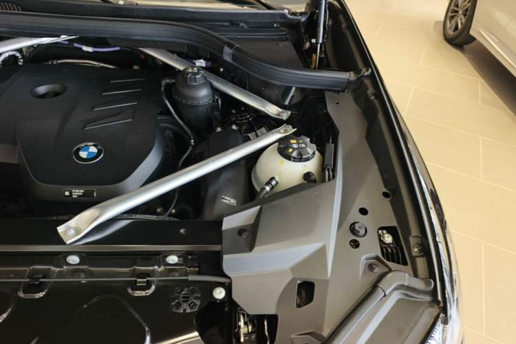 Used BMW X5 2025 Model, xDrive 30Li Prestige M Sport Night Package Engine Bay Left