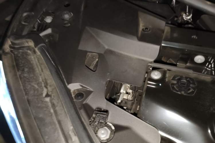 Used BMW X5 2025 Model, xDrive 30Li Prestige M Sport Night Package Engine Bay Right