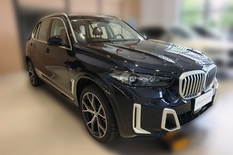 Used BMW X5 2025 Model, xDrive 30Li Prestige M Sport Night Package Front Right 45 Deg