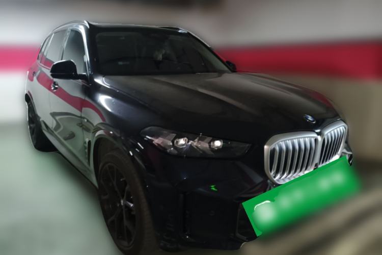 Used BMW X5 2025 Model, xDrive 30Li Prestige M Sport Night Package Front Right 45 Deg