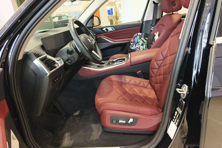 Used BMW X5 2025 Model, xDrive 30Li Prestige M Sport Night Package Left Front Seat
