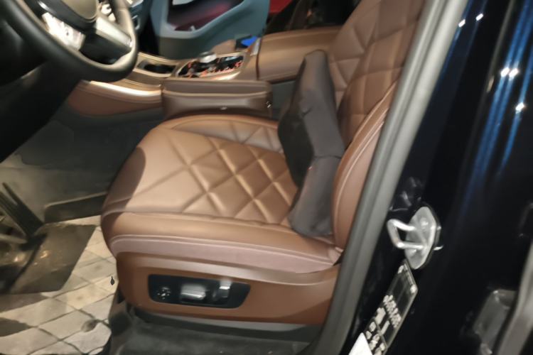 Used BMW X5 2025 Model, xDrive 30Li Prestige M Sport Night Package Left Front Seat