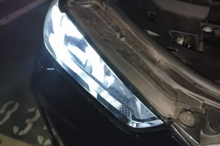 Used BMW X5 2025 Model, xDrive 30Li Prestige M Sport Night Package Right Front Headlight