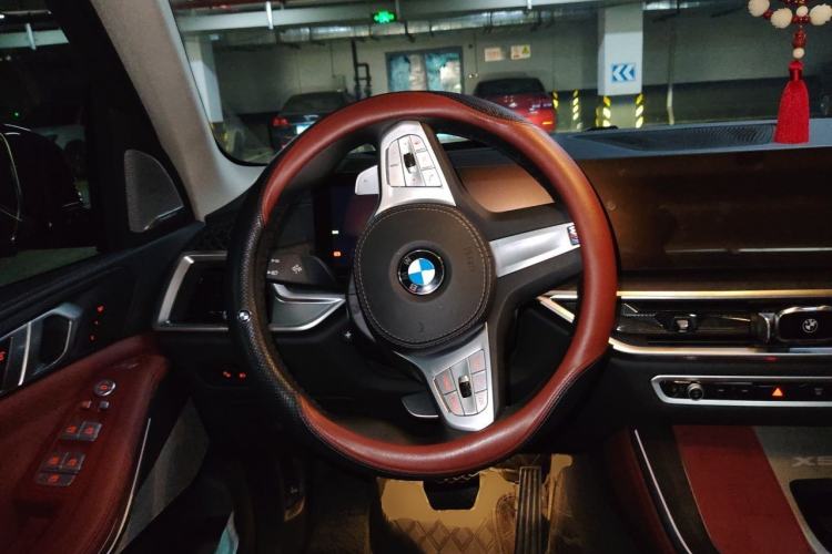 Used BMW X5 2025 Model, xDrive 30Li Prestige M Sport Night Package Steering Wheel