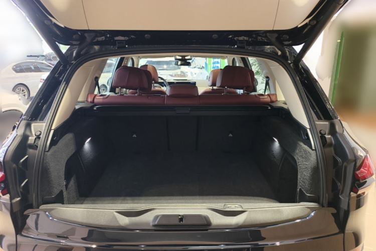 Used BMW X5 2025 Model, xDrive 30Li Prestige M Sport Night Package Trunk