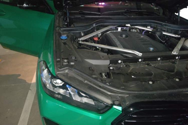 Used BMW X5 2025 Model, xDrive 40Li M Sport Night Package Engine Bay Right