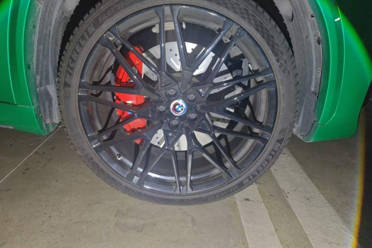 Used BMW X5 2025 Model, xDrive 40Li M Sport Night Package Right Front Wheel Hub
