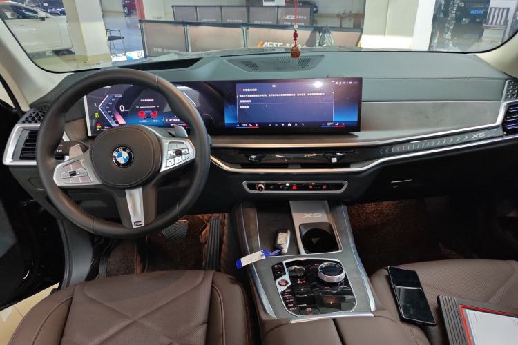Used BMW X5 2026 Model, xDrive 30Li Prestige M Sport Night Package Center Console