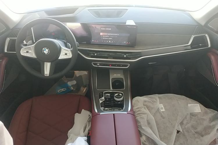 Used BMW X5 2026 Model, Facelifted xDrive 30Li Premium M Sport Night Package Center Console