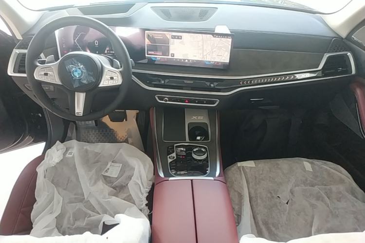 Used BMW X5 2026 Model, Facelifted xDrive 30Li Premium M Sport Night Package Center Console