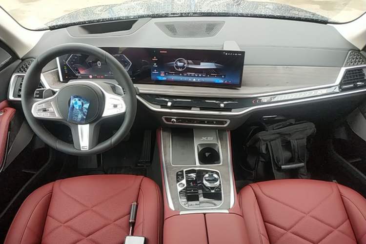 Used BMW X5 2026 Model, Facelifted xDrive 30Li Premium M Sport Night Package Center Console