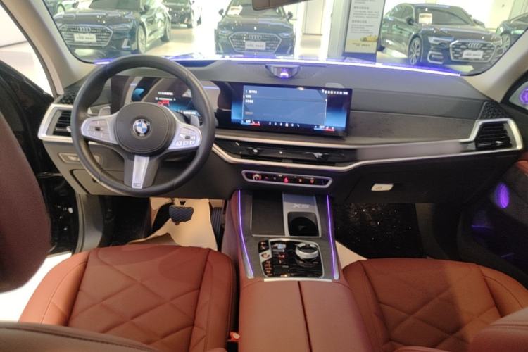 Used BMW X5 2026 Model, xDrive 30Li Prestige M Sport Night Package Center Console