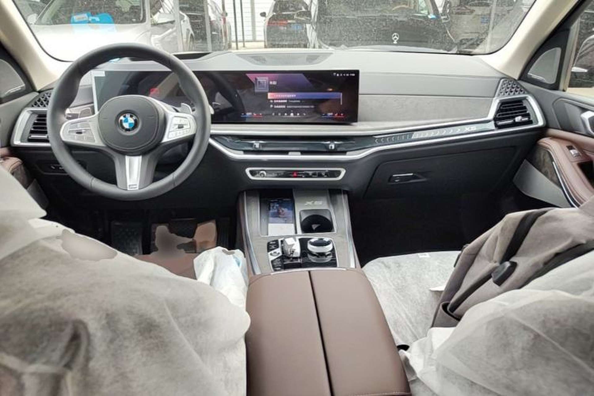 Used BMW X5 2026 Model, Facelifted xDrive 30Li Premium M Sport Night Package Center Console