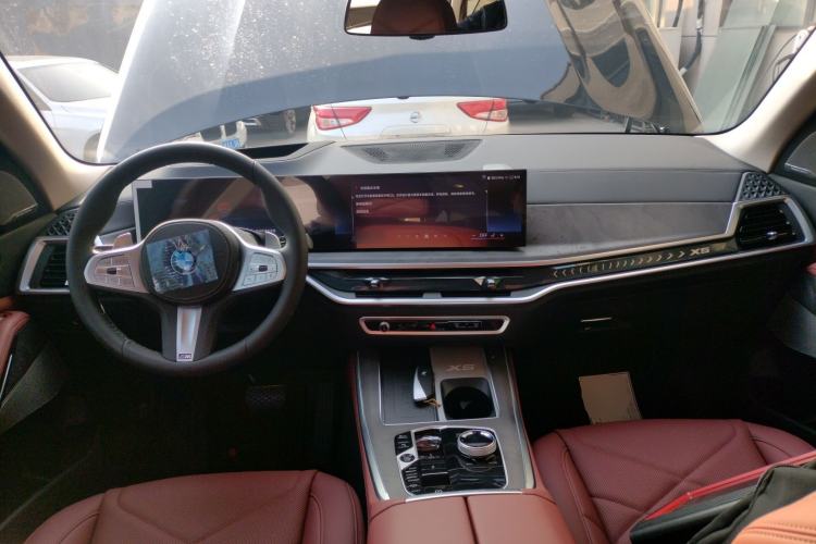Used BMW X5 2026 Model, Facelifted xDrive 30Li Premium M Sport Night Package Center Console