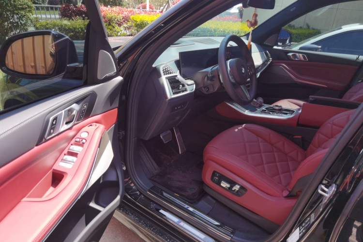 Used BMW X5 2026 Model, Facelifted xDrive 40Li M Sport Night Package Driver Seat