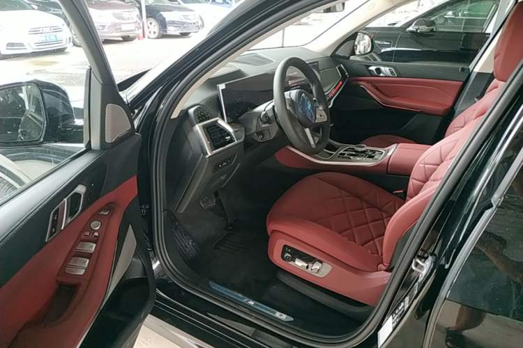 Used BMW X5 2026 Model, Facelifted xDrive 30Li Premium M Sport Night Package Driver Seat