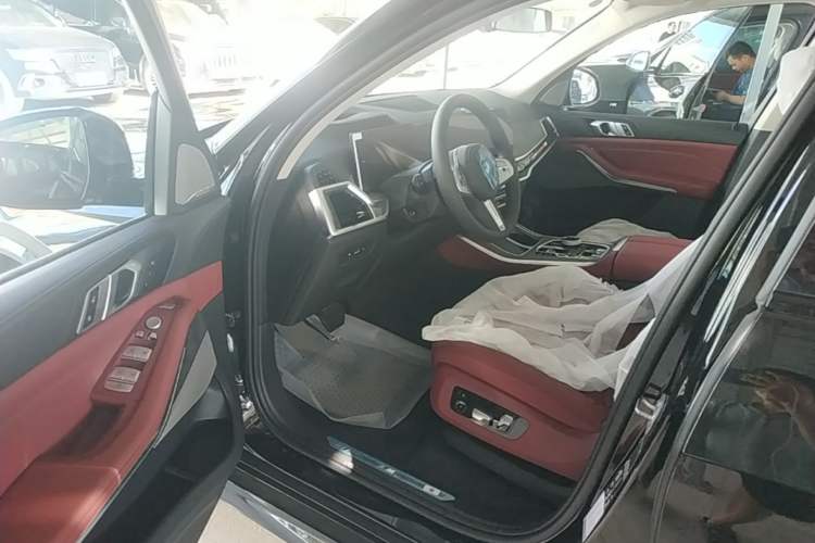 Used BMW X5 2026 Model, Facelifted xDrive 30Li Premium M Sport Night Package Driver Seat