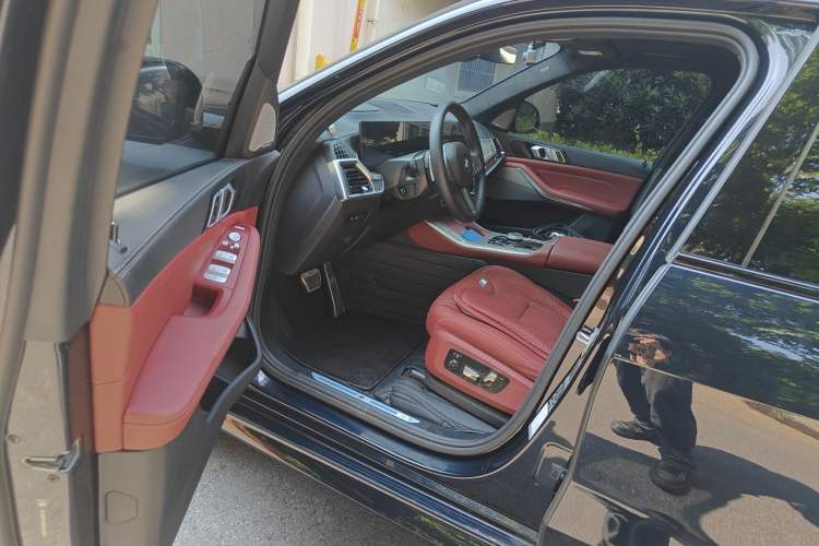 Used BMW X5 2026 Model, Facelifted xDrive 40Li M Sport Night Package Driver Seat