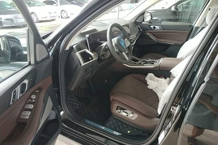 Used BMW X5 2026 Model, Facelifted xDrive 30Li Premium M Sport Night Package Driver Seat