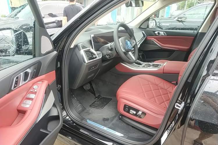 Used BMW X5 2026 Model, Facelifted xDrive 30Li Premium M Sport Night Package Driver Seat