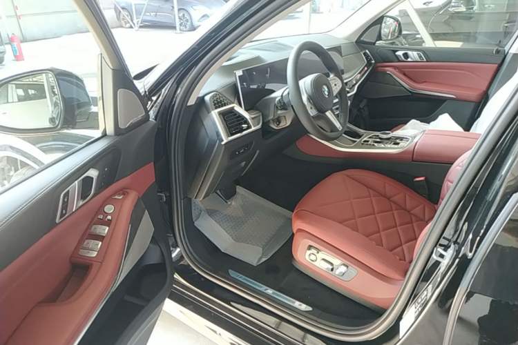 Used BMW X5 2026 Model, Facelifted xDrive 30Li Premium M Sport Night Package Driver Seat