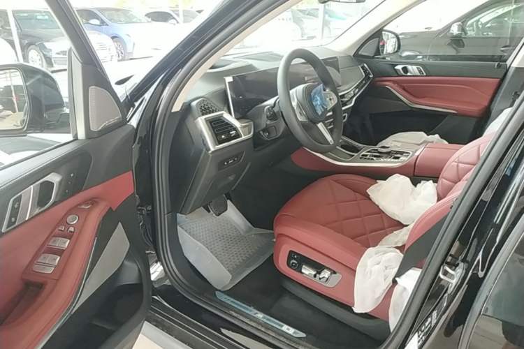 Used BMW X5 2026 Model, Facelifted xDrive 30Li Premium M Sport Night Package Driver Seat