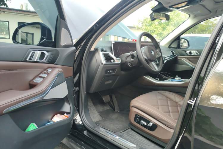 Used BMW X5 2026 Model, xDrive 30Li Prestige M Sport Night Package Driver Seat
