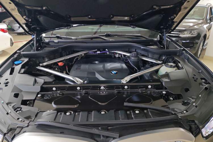 Used BMW X5 2026 Model, xDrive 30Li Prestige M Sport Night Package Engine Bay