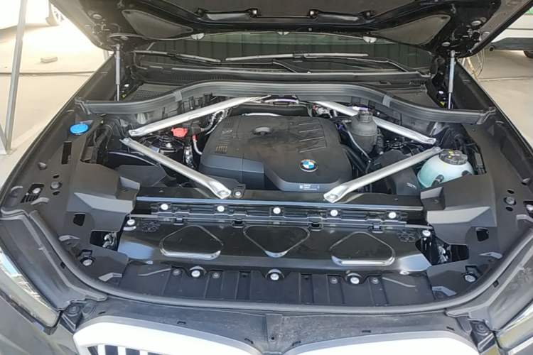 Used BMW X5 2026 Model, Facelifted xDrive 30Li Premium M Sport Night Package Engine Bay