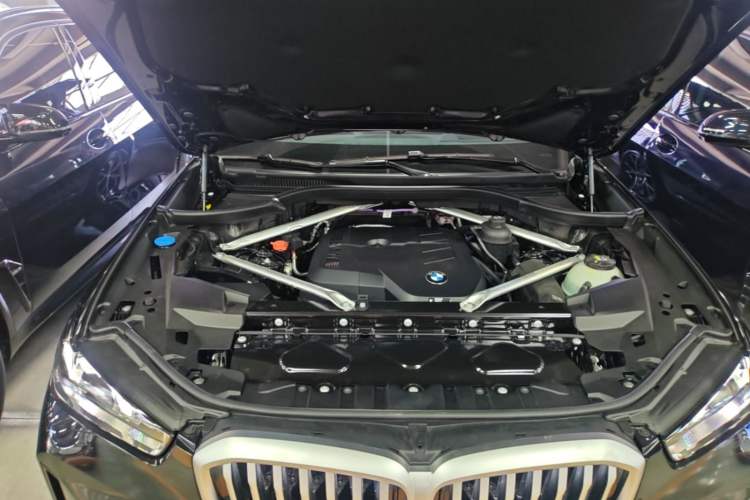 Used BMW X5 2026 Model, xDrive 30Li Prestige M Sport Night Package Engine Bay