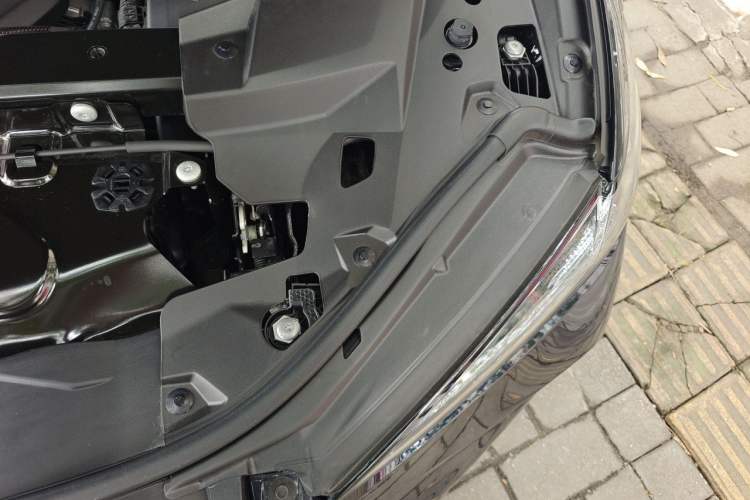 Used BMW X5 2026 Model, Facelifted xDrive 40Li M Sport Night Package Engine Bay Left