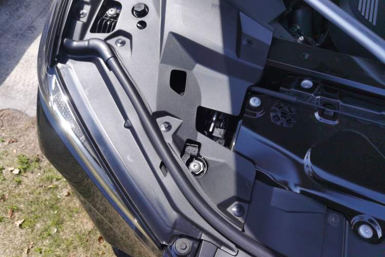 Used BMW X5 2026 Model, Facelifted xDrive 40Li M Sport Night Package Engine Bay Right