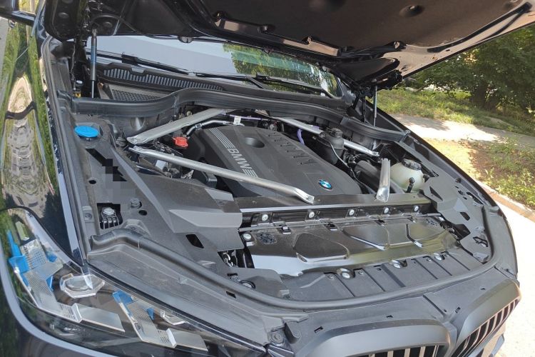 Used BMW X5 2026 Model, Facelifted xDrive 40Li M Sport Night Package Engine Bay Right