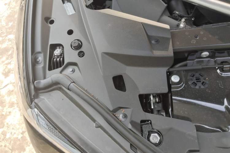 Used BMW X5 2026 Model, xDrive 40Li M Sport Night Package Engine Bay Right