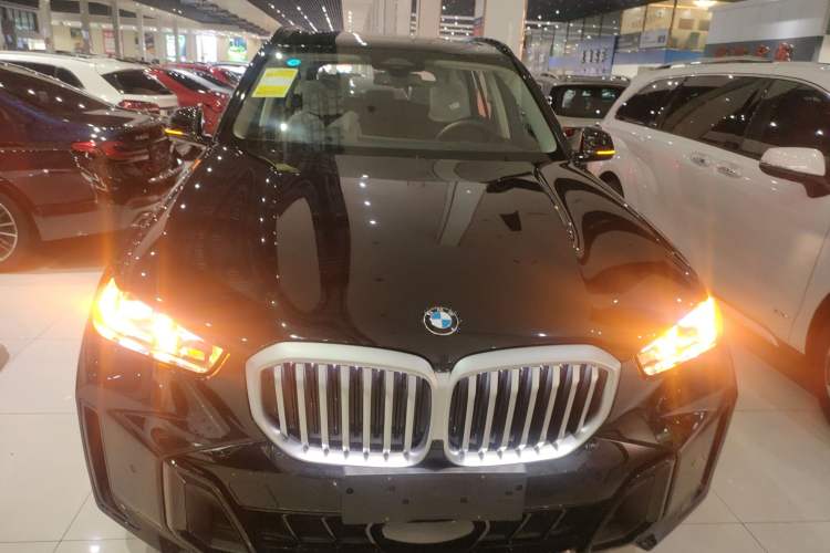 Used BMW X5 2025 Model, xDrive 30Li Prestige M Sport Night Package Exterior 1