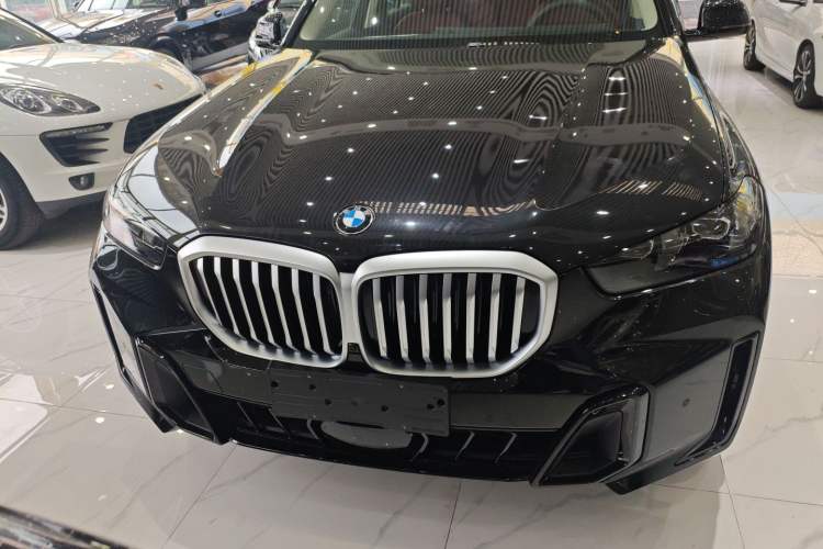 Used BMW X5 2025 Model, xDrive 30Li Prestige M Sport Night Package Exterior 1