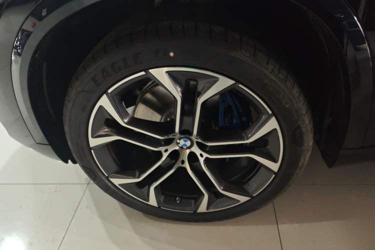 Used BMW X5 2026 Model, xDrive 40Li M Sport Night Package Exterior 4