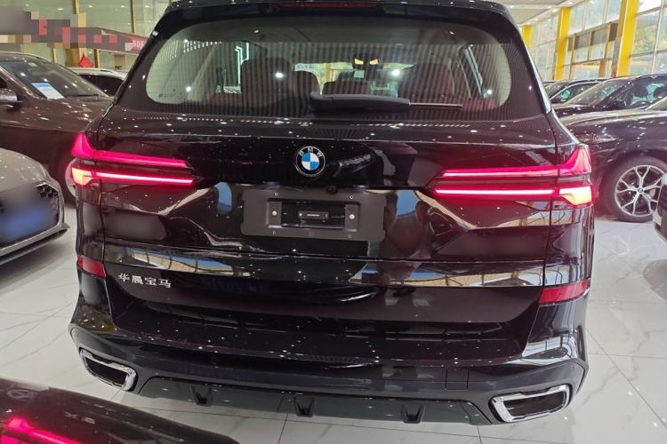 Used BMW X5 2025 Model, xDrive 30Li Prestige M Sport Night Package Exterior 4