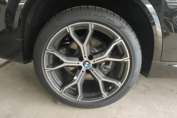 Used BMW X5 2026 Model, xDrive 30Li Prestige M Sport Night Package Exterior 5