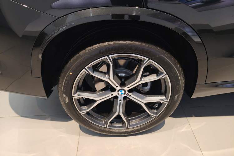 Used BMW X5 2026 Model, xDrive 30Li Prestige M Sport Night Package Exterior 5