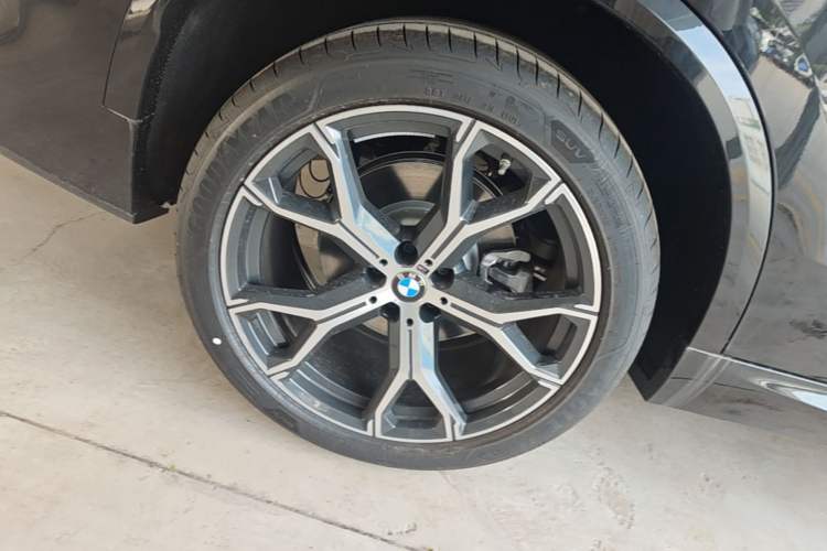 Used BMW X5 2026 Model, xDrive 30Li Prestige M Sport Night Package Exterior 5