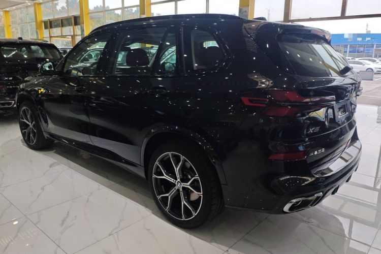 Used BMW X5 2025 Model, xDrive 30Li Prestige M Sport Night Package Exterior 5
